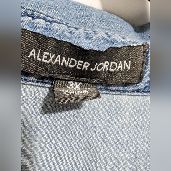 Alexander Jordan Chambray Blouse with Bell Sleeves.  Plus Size. - Picture 4 of 6